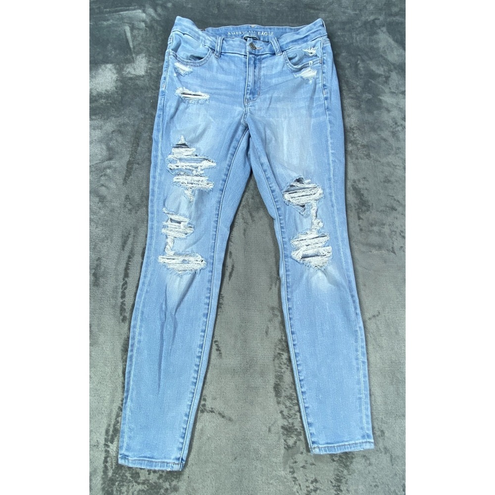 American Eagle Jeans Women Size 6 Light Wash Distressed Curvy High Rise Jegging
